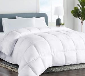 Almach Organic Cotton and Polyester Queen Comforter Set 
