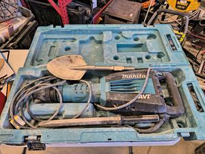 Makita AVT Electric Breaker Hammer 