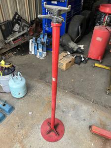 Under Hoist Jack Stand 