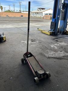 Hydraulic Floor Jack with Handle 