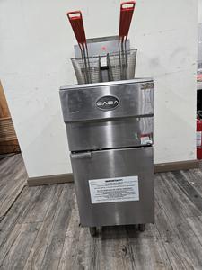 DEEP FRYER - STAINLESS STEEL 40 LB GAS FRYER WITH 2 SEPARATE BASKETS TO FRY UP DIFFERENT FOOD AT ONE TIME. FRY UP ALL OF YOUR FAVORITES. COST NEW $1000.00