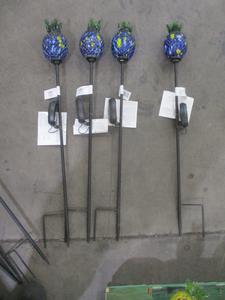 (X4) Vigoro Pineapple Solar Garden Stake AS-IS
