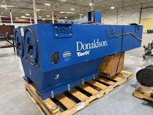 Dondalson Torit Trunk 2000 Weld Fume Extractor Model T-2000 With Vent Hose 96&#34;x50&#34;x43&#34; 