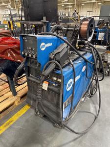 Miller Deltaweld 452 Mig Welder Model 903377 and Miller 70 Series 24V Wire Feeder 