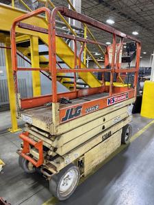 JLG 20FT Max Height Scissor LiftModel  2032E2  (Does Not Run, Needs Battery)