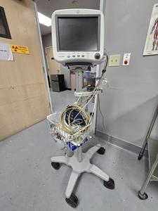 Dash 4000 Patient Monitor withStand - Sold at AuctionAZ for $530