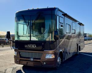 2006 Gerogie Boy Cruise Master Luxura 3640TS Motorhome with Three Slide Outs - Sold at AuctionAZ for $11,250