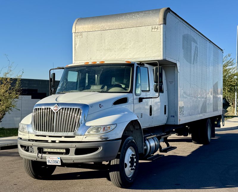2019 International DuraStar box truck sold through The Auction Yard results page