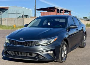 Subasta pública de automóviles sólo en línea los sábados