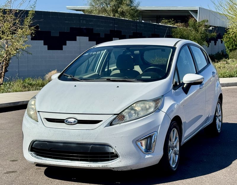 2013 Ford Fiesta SE 4 Door Hatchback