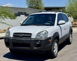 2005 Hyundai Tucson 4WD 4 Door SUV VIN# KM8JN72D15U186979******Miles Exempt on Title***