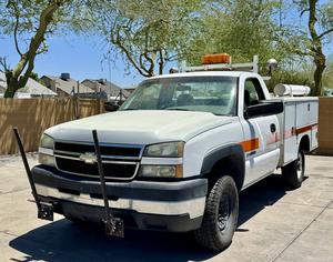 2007 Chevrolet Silverado 2500HD Classic 2 Door Utility Truck VIN# 1GBHC24UX7E160195***Non Runner***Not Actual Miles******No Reserve***