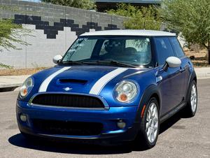 2007 MINI Cooper S 2 Door Hatchback VIN# WMWMF73597TT80493