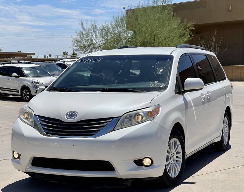 2017 Toyota Sienna minivan sold through The Auction Yard results page