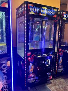 Toy Chest Arcade Claw Machine Prize Game on Casters