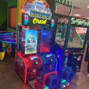 Big Foot Crush Monster Truck Racing Arcade Game