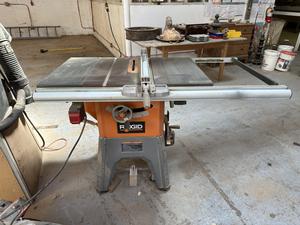  R4512 13 Amp 10in Ridgid Cast Iron Table Saw 