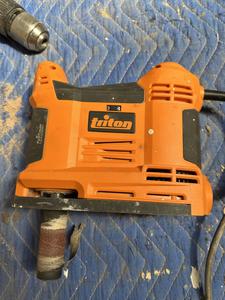 Triton Handheld Oscillating Spindle Sander 