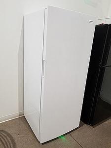 Frigidaire Upright Freezer, Model FFFU16F2VW