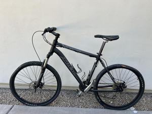 Trek 3-Series Men&#39;s Mountain Bike 